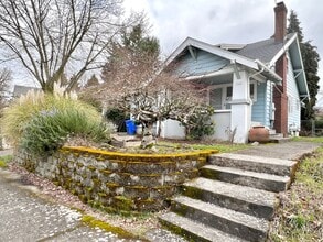 Building Photo - Charming Craftsman In The Heart Of Roseway Neighborhood