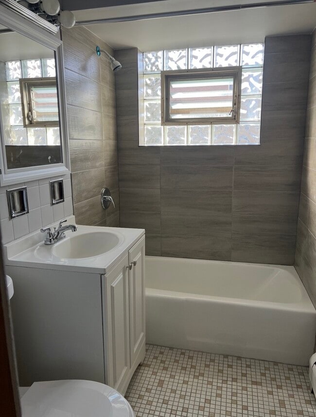 Building Photo - 9110 W 31st St