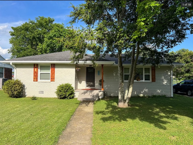 Building Photo - 919 3rd Ave
