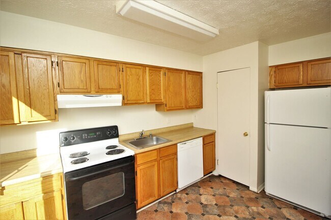 Building Photo - Very Nice Nottingham 3bd/2.5ba Townhouse w/ CAC & W/D--Available 8/14