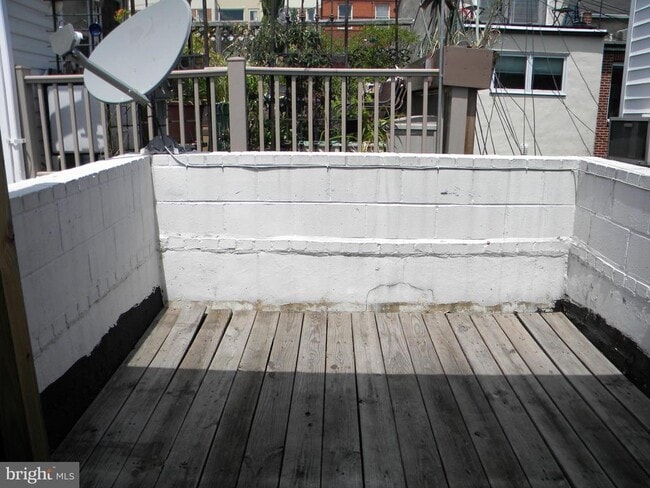 Building Photo - 935 S Charles St