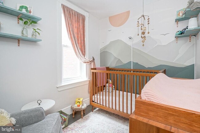 Building Photo - 6 E Collings Ave