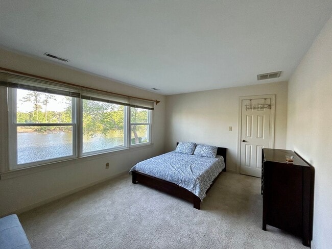 Building Photo - 805 De La Fayette Ct