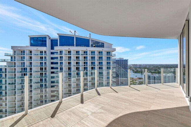 Building Photo - 525 N Fort Lauderdale Beach Blvd