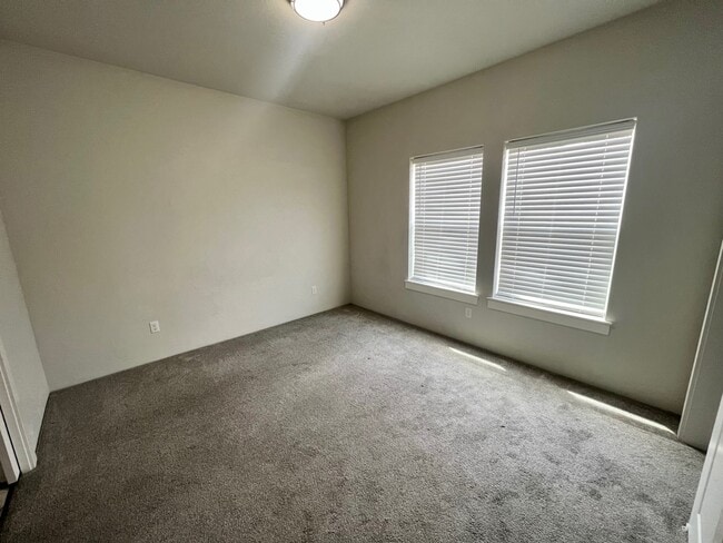 Building Photo - 199 Mellecker Way