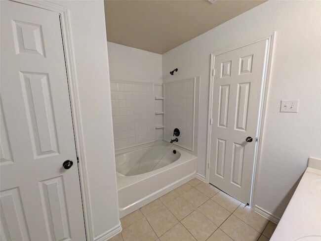 Building Photo - 5760 Fountain Flat Dr