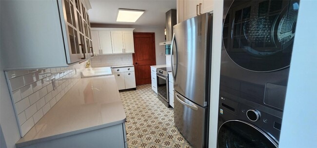 Building Photo - 31 McCormick Rd
