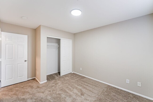 Building Photo - Modern Elegance Meets Spacious Comfort in a Unique Layout!