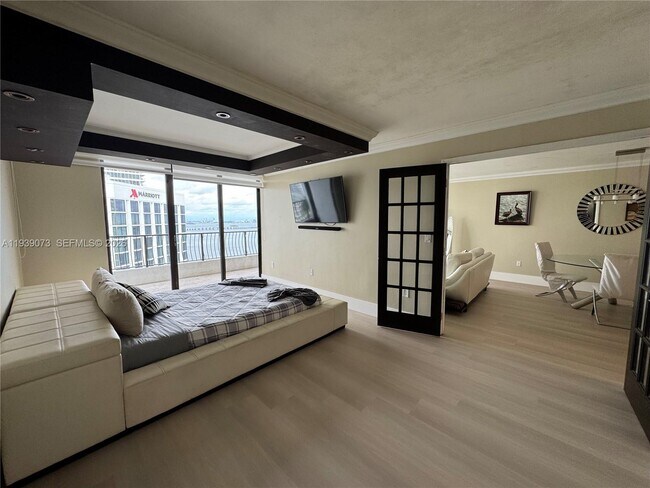 Building Photo - 555 NE 15th St