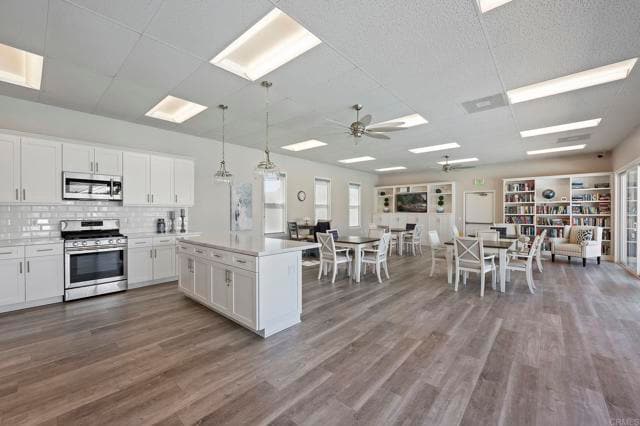 Building Photo - 819 Daphne Ct