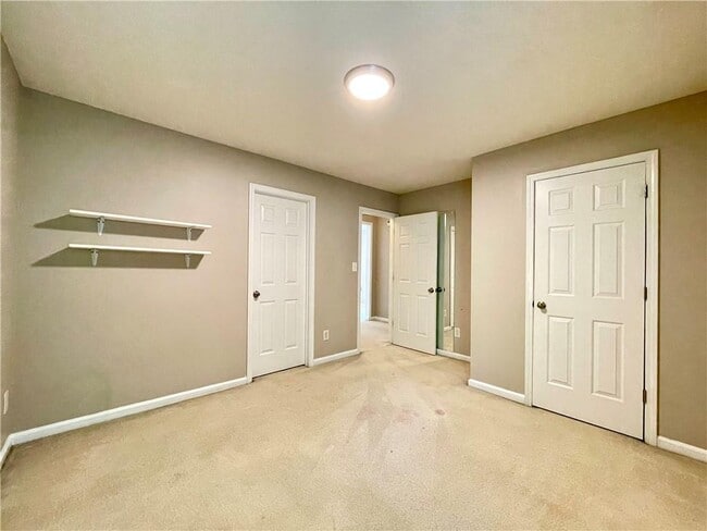 Building Photo - 2852 Briaroak Dr