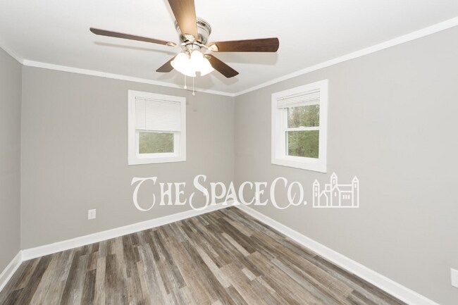 Building Photo - 209 Testament Ln