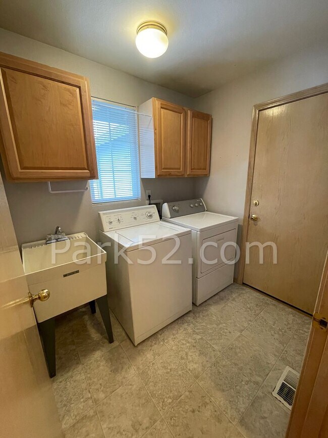 Building Photo - 6614 29th St Ct NW