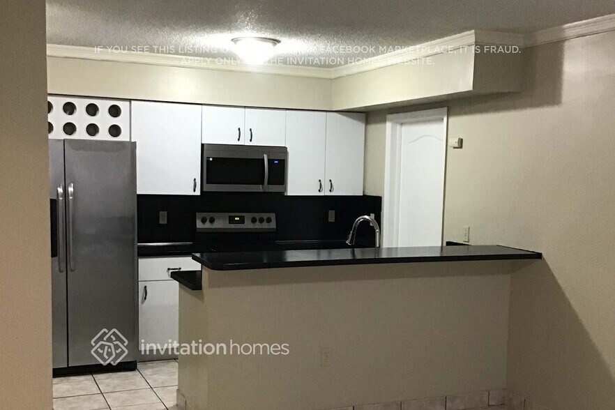 Building Photo - 9280 SW 154th Ct