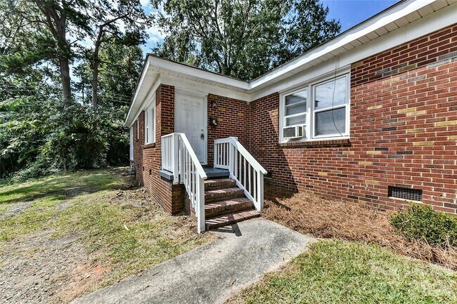 Building Photo - 3429 Meredith Ave