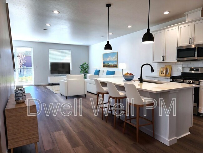 Building Photo - 362 N Lagrasse Ln