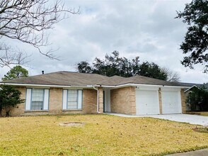 Building Photo - 16118 Pasadero Dr