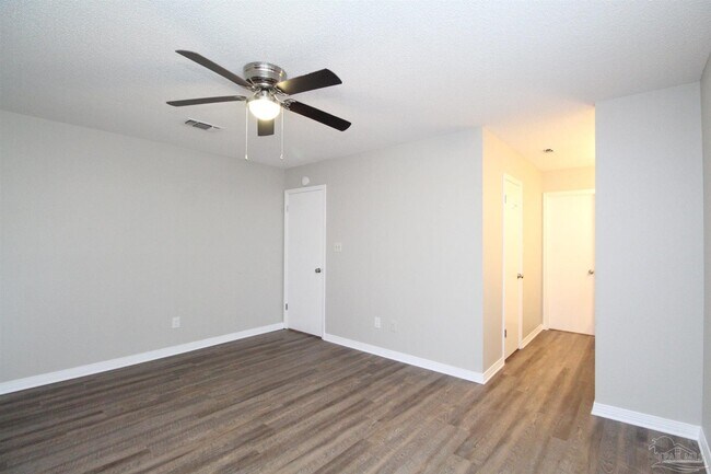 Building Photo - 7649 Old Hickory Dr