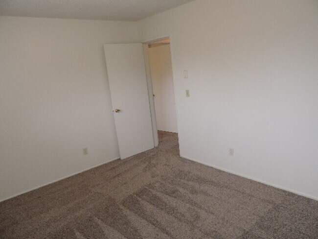 Building Photo - 5840 SW Erickson Ave