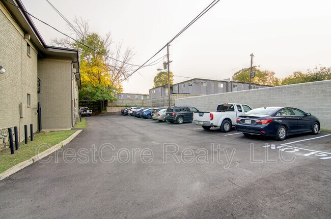 Building Photo - 21 Diana St