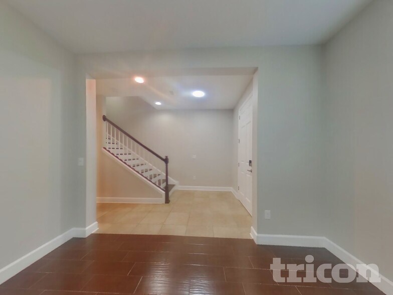 Building Photo - 4718 Garden Arbor Way