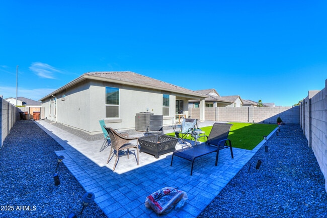 Building Photo - 44583 W Palo Olmo Rd