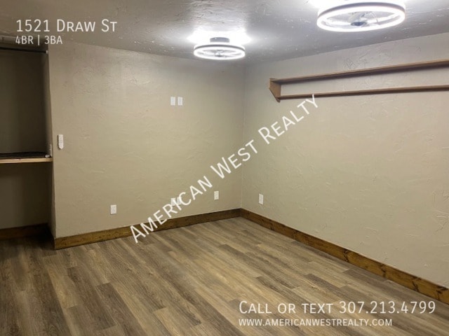 Building Photo - 1521 Draw St