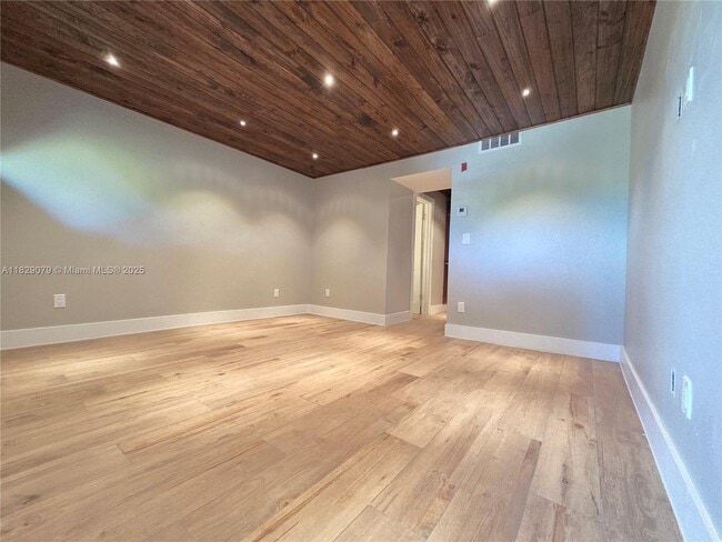 Building Photo - 8650 SW 109th Ave