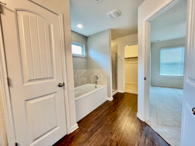 Building Photo - 2501 McCrae