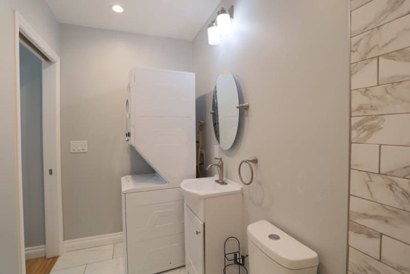 Building Photo - 13426 Benfield Ave