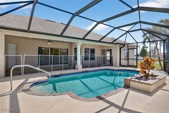 Building Photo - 2007 SW 43rd Terrace