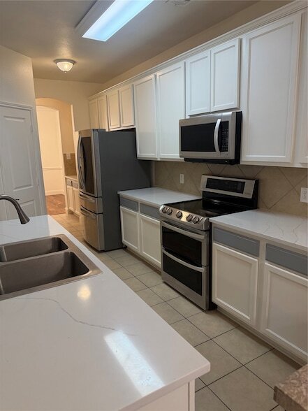 Building Photo - 12404 Coral Dr