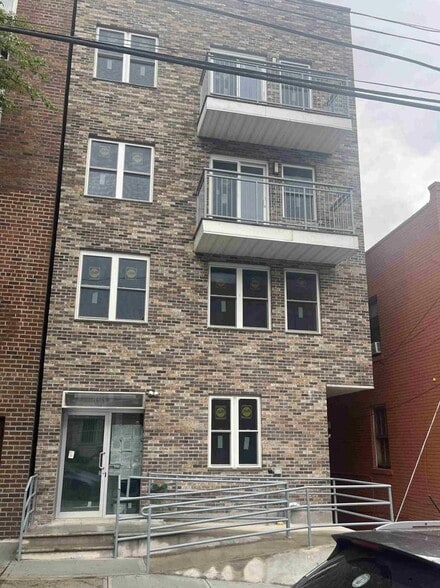 Building Photo - 8615 60th Rd