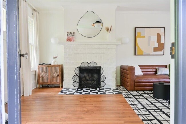 Building Photo - 1085 Hardee St NE