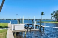 Building Photo - 26 SW Riverway Blvd