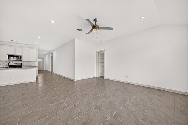 Building Photo - 28926 Yachting Pt Ct