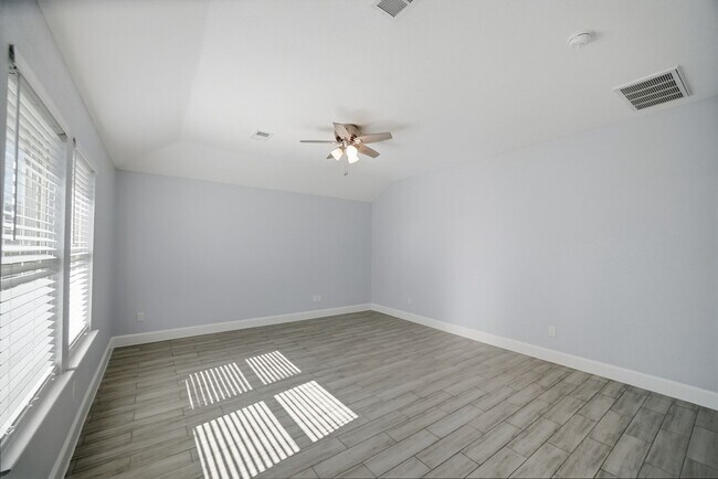 Building Photo - 3116 Creek Bank Ln