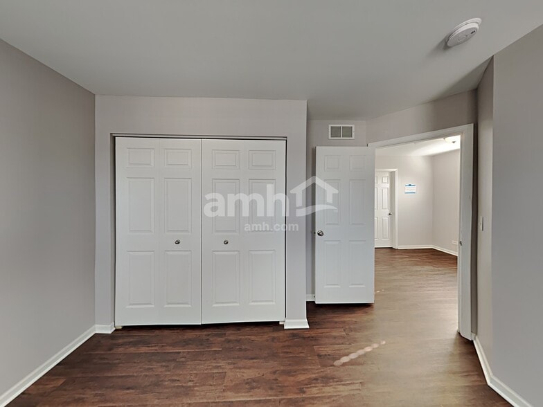 Building Photo - 3832 Bailey Rd