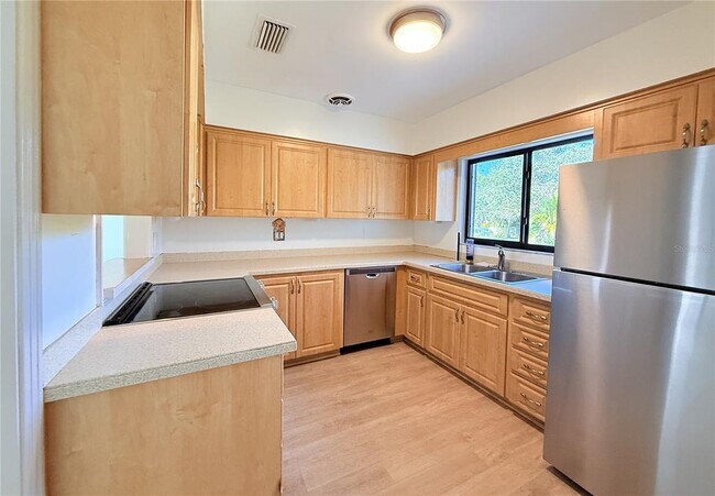 Building Photo - 225 Cevera Rd