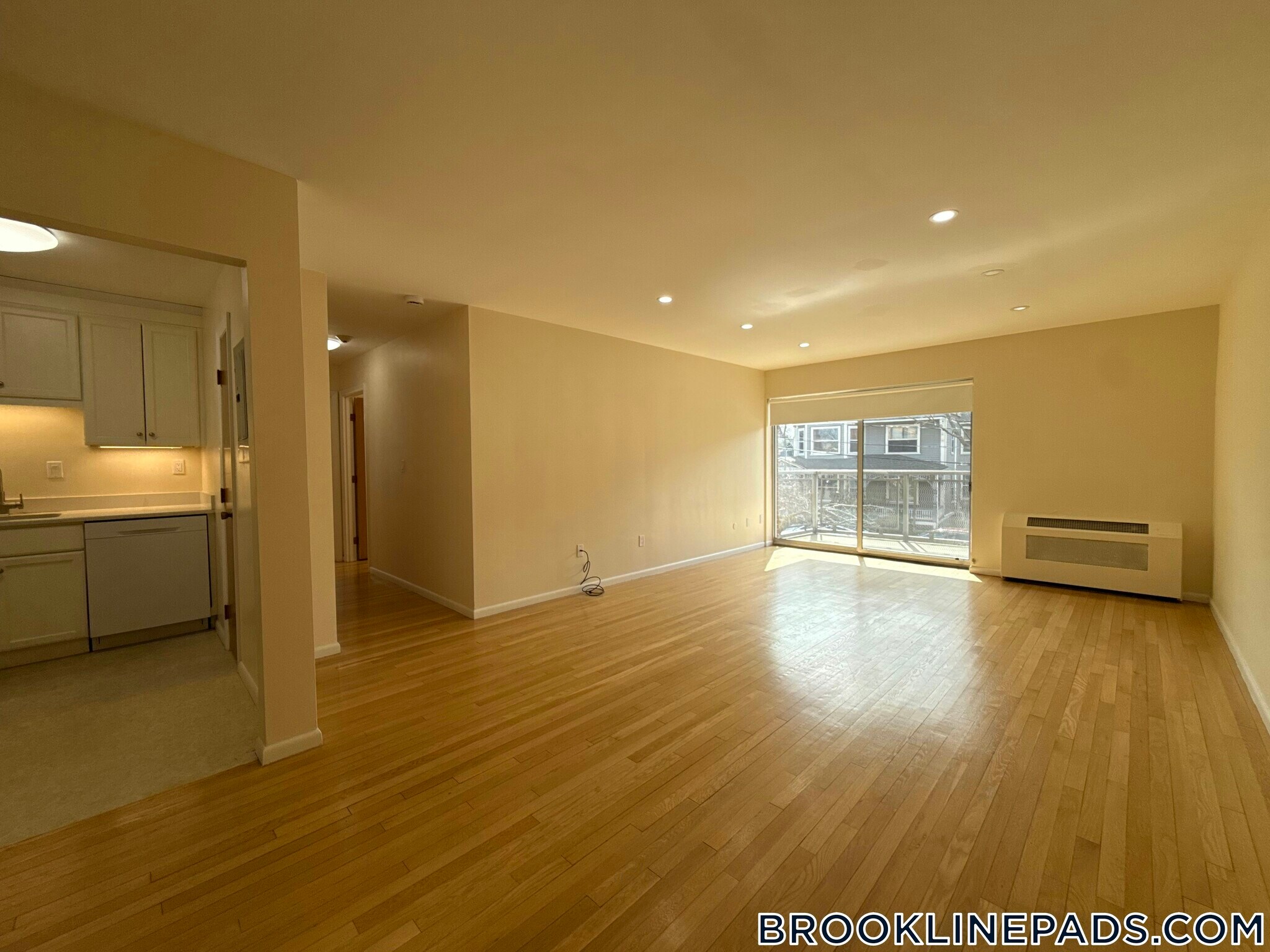 Building Photo - 35 Vernon St