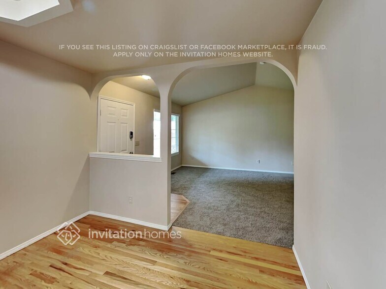 Building Photo - 6811 62nd Dr NE