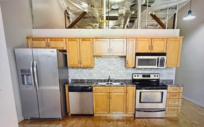Building Photo - 585 S Upper St