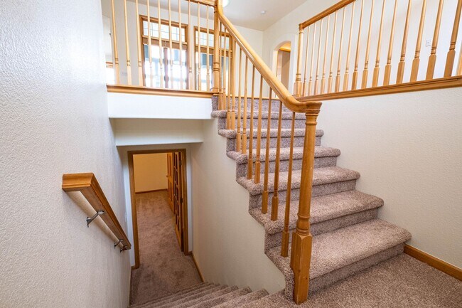 Building Photo - 4 Bed 3 Bath Home in Highlands Meadows - Windsor!