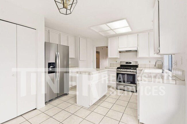 Building Photo - 9074 Concerto Ct