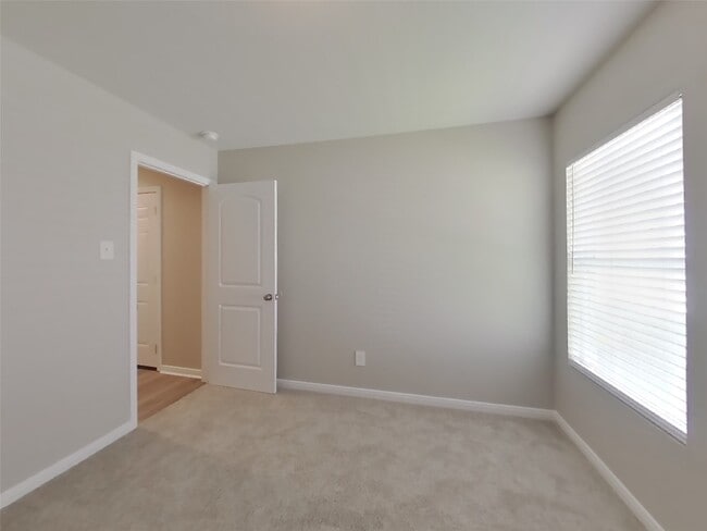Building Photo - 15791 Del Norte Dr