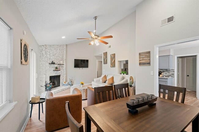 Building Photo - 2523 Village Oak Dr.