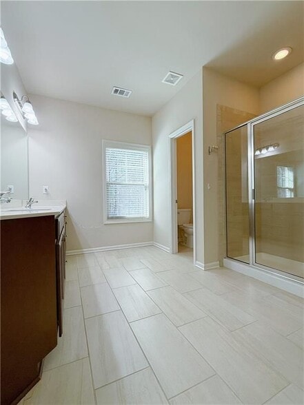 Building Photo - 2443 Norwood Park Crossing