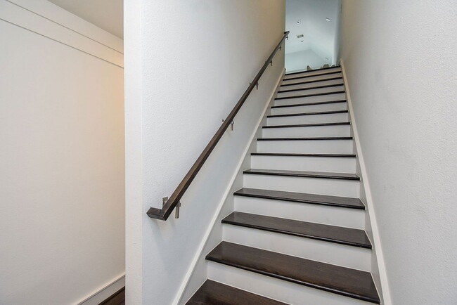 Building Photo - 1211 Rosine St