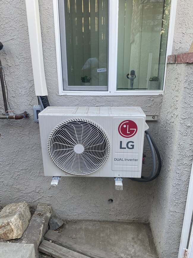 Quality LG Air Conditioning System - 13732 Mindora Ave