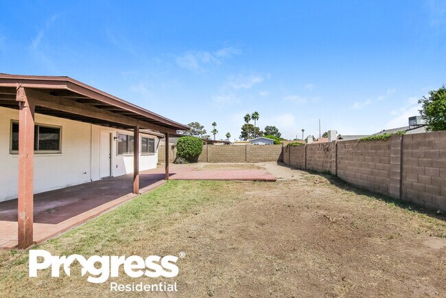 Building Photo - 3143 W Julie Dr